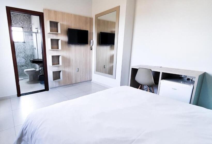 דירת חדר, Good Stone Curvelo