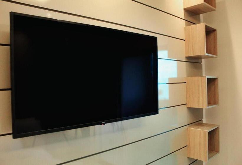 דירת חדר סופריור, Good Stone Curvelo