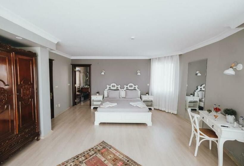 جناح سرير كينج, Muup Alaçatı