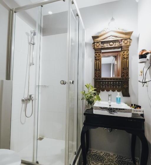 غرفة قياسية, Muup Alaçatı