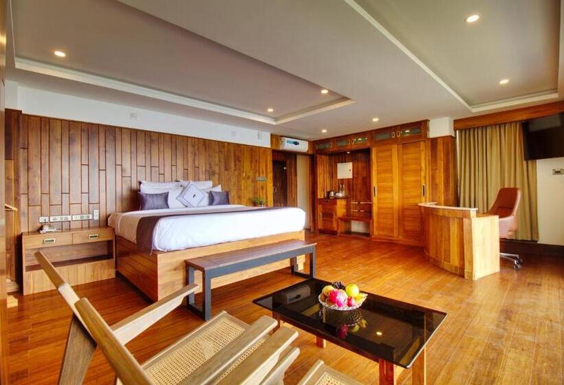 سوئیت پریمیوم, Chandys Drizzle Drops   Munnar Top Station