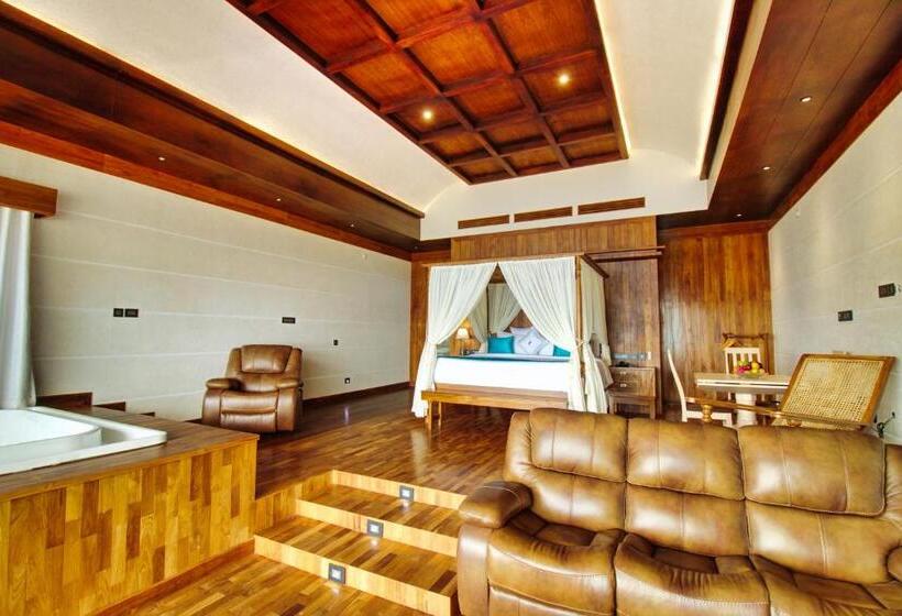 سوئیت رویال, Chandys Drizzle Drops   Munnar Top Station