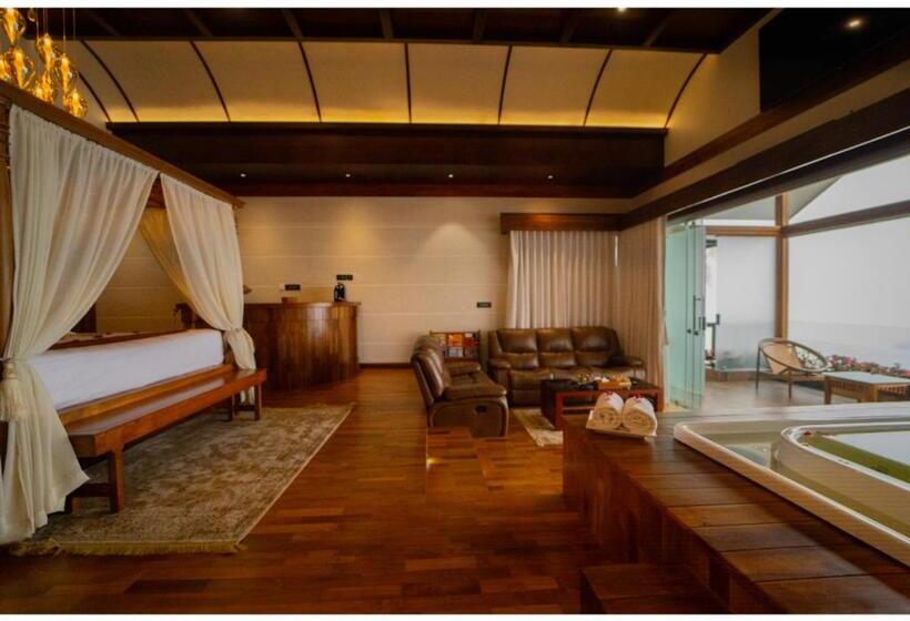 سوئیت رویال, Chandys Drizzle Drops   Munnar Top Station