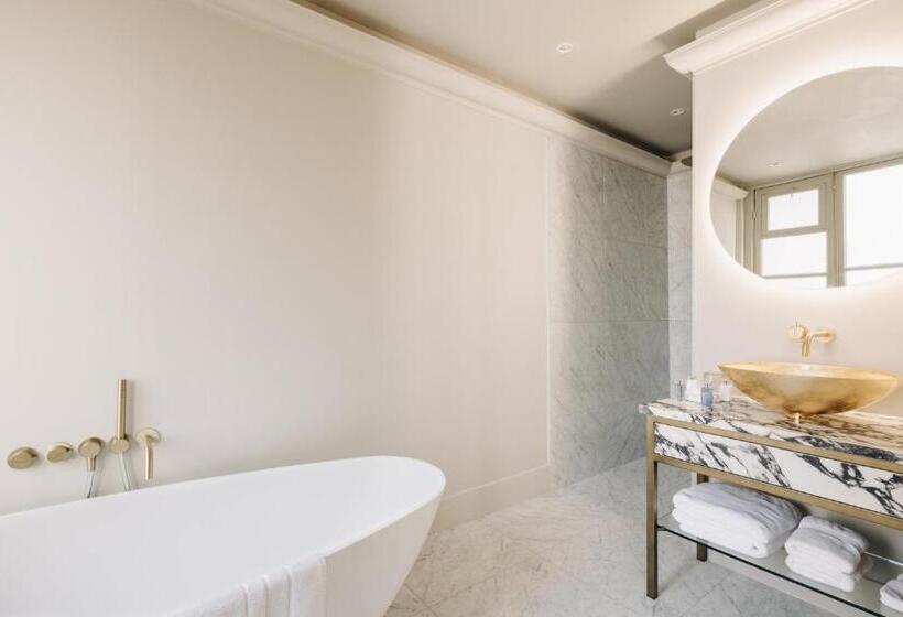 Quarto Executivo Vista Jardim, 717
