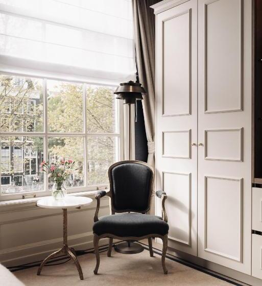 Quarto Executivo com Vistas, 717