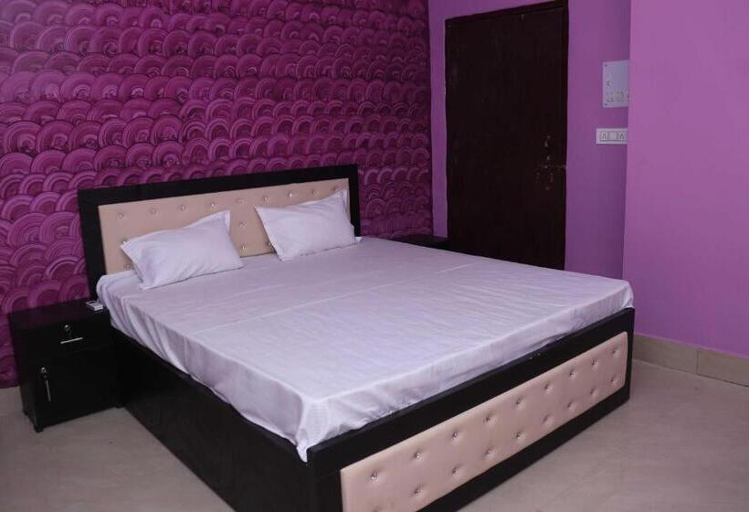 חדר קלאסי לשלושה, Spot On Gajadhar Rest House