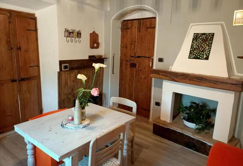 キングサイズベッドのスタンダードルーム, La Corte Alta