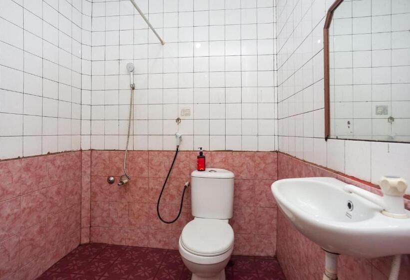 Standard Szoba, Reddoorz @ Jalan Jendral Sudirman Jambi 2