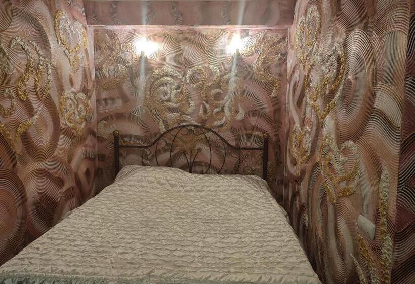 اتاق استاندارد یک نفره, Golden Rose Room