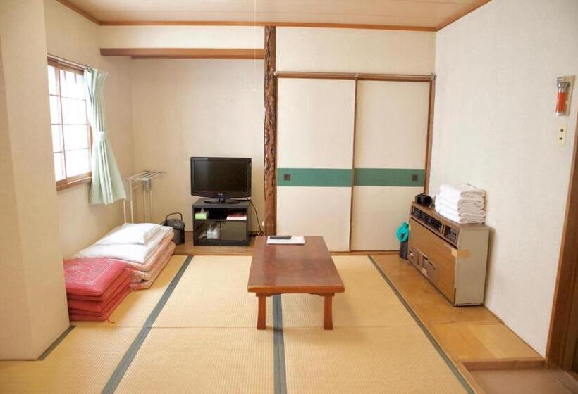 Номер Стандарт Четырехместный Совместный Санузел, City Pension Tommy Rich Inn Kyoto