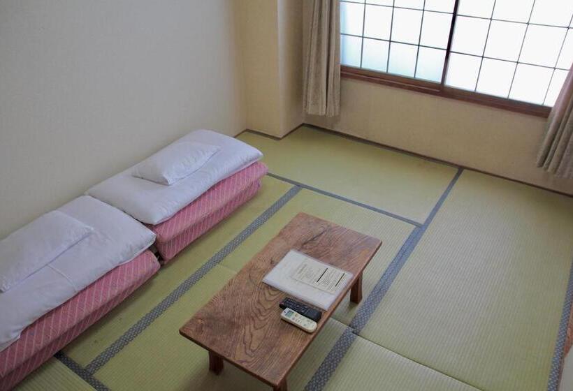 Номер Стандарт Четырехместный Совместный Санузел, City Pension Tommy Rich Inn Kyoto