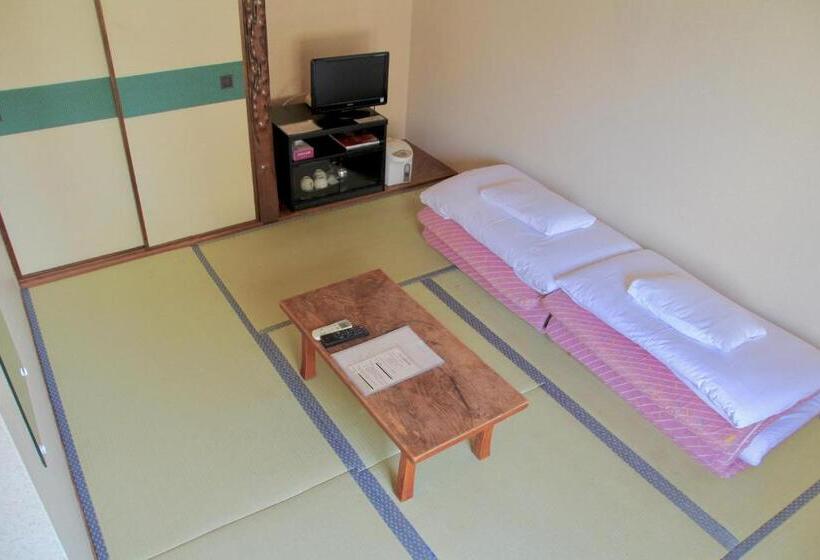 Трехместный Номер Стандарт Совместная Ванная, City Pension Tommy Rich Inn Kyoto