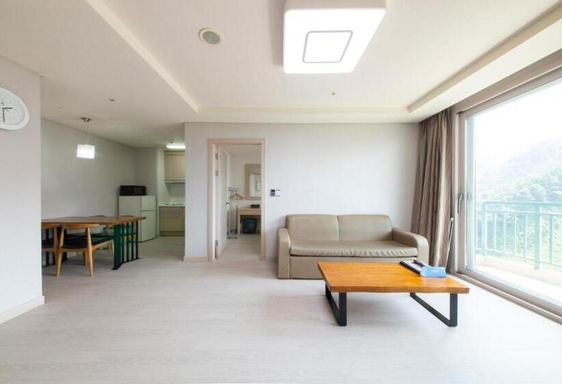 家庭间, Elysian Gangchon Resort