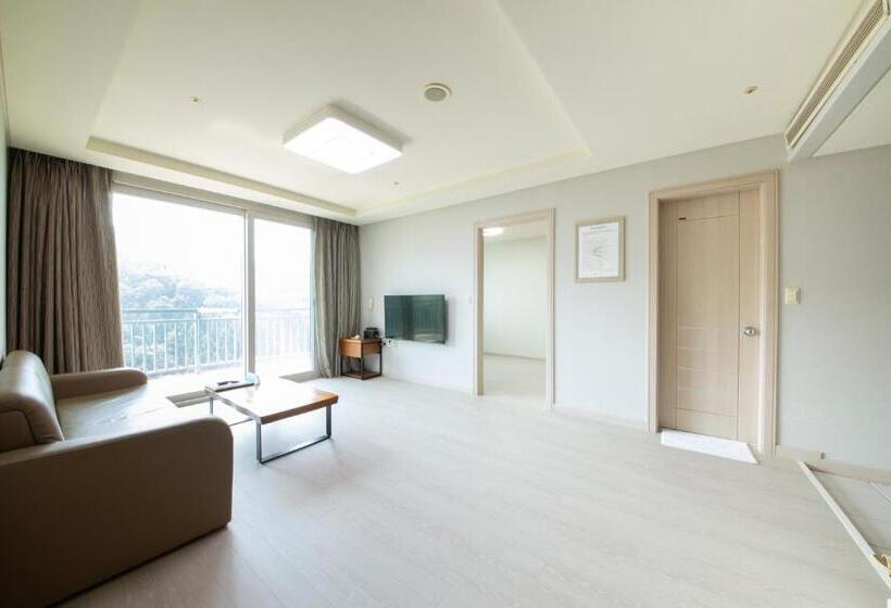 Семейный Номер, Elysian Gangchon Resort