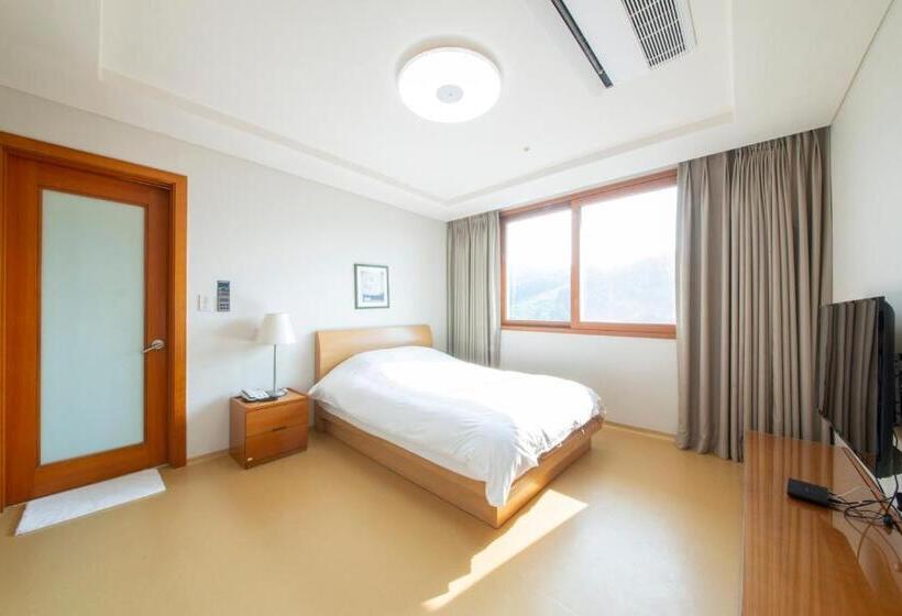 Номер Deluxe, Elysian Gangchon Resort