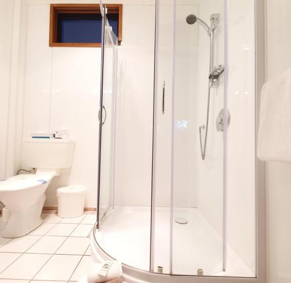 标准工作室, Fitzherbert Castle Motel