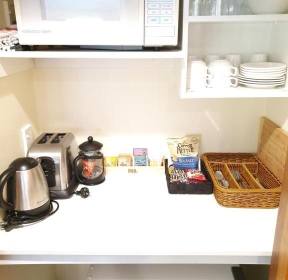 管理人员工作室, Fitzherbert Castle Motel