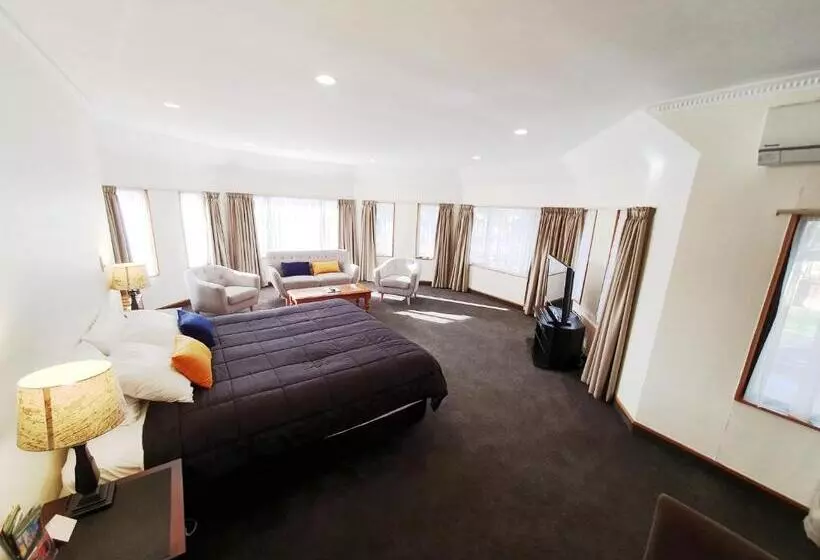 エクゼクティブワンルーム, Fitzherbert Castle Motel