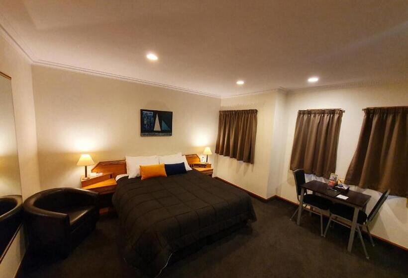 带大床的标准工作室, Fitzherbert Castle Motel