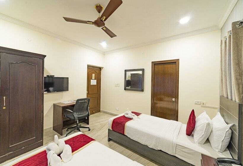 Quarto Estandar, Athome, Whitefields, Kondapur
