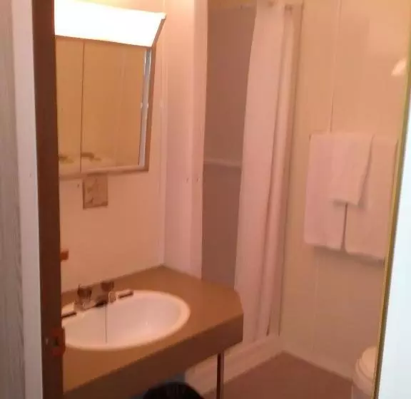 اتاق استاندارد, Bear Country Inn