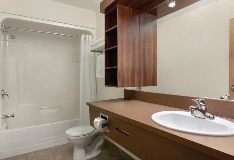 غرفة قياسية سرير كينج, Days Inn By Wyndham Levis