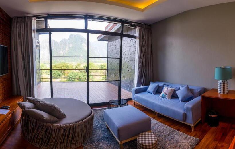 Sviitti, Inthira Vang Vieng