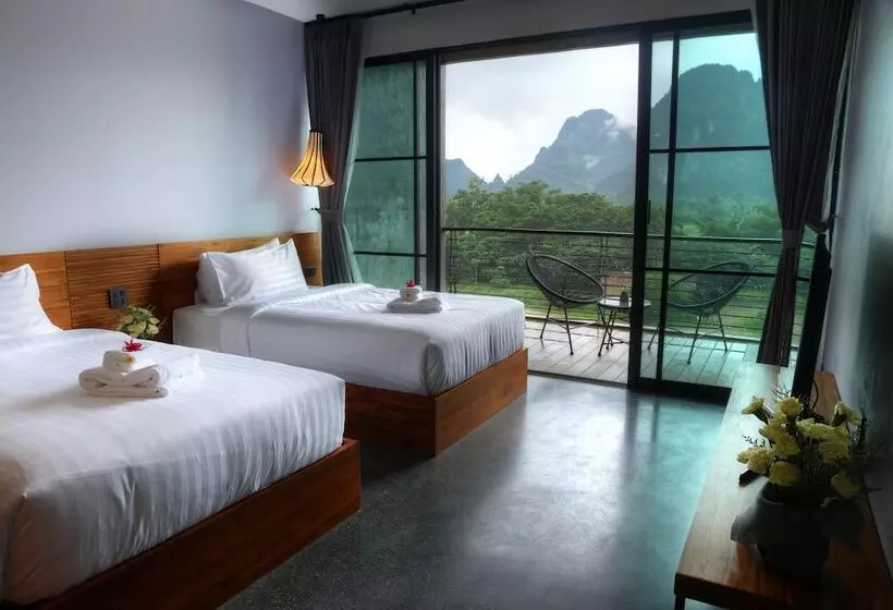 デラックスルーム, Inthira Vang Vieng
