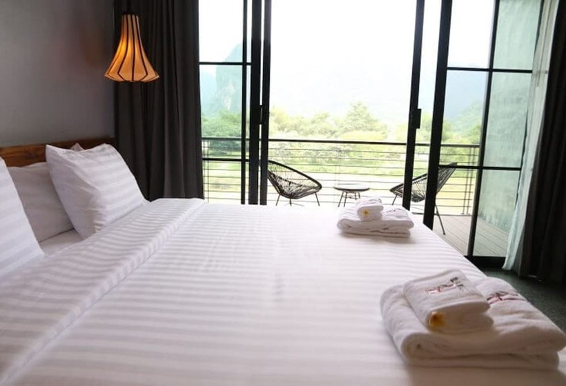 デラックスルーム, Inthira Vang Vieng