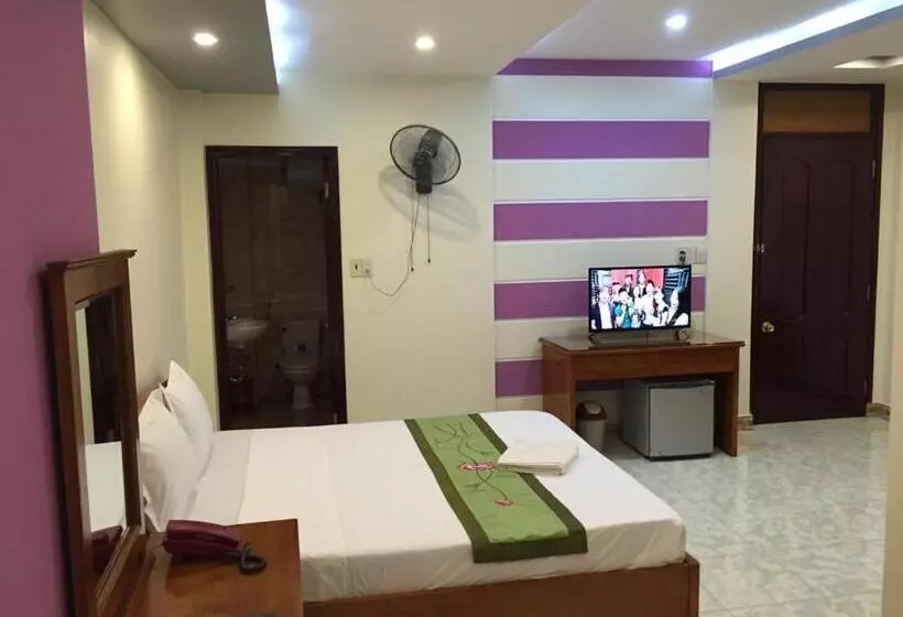 اتاق سوپریور سه تخته, Sunny B