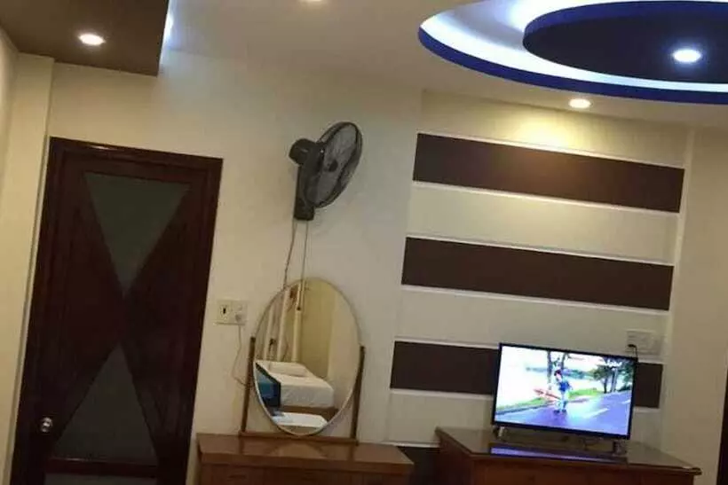 اتاق سوپریور, Sunny B
