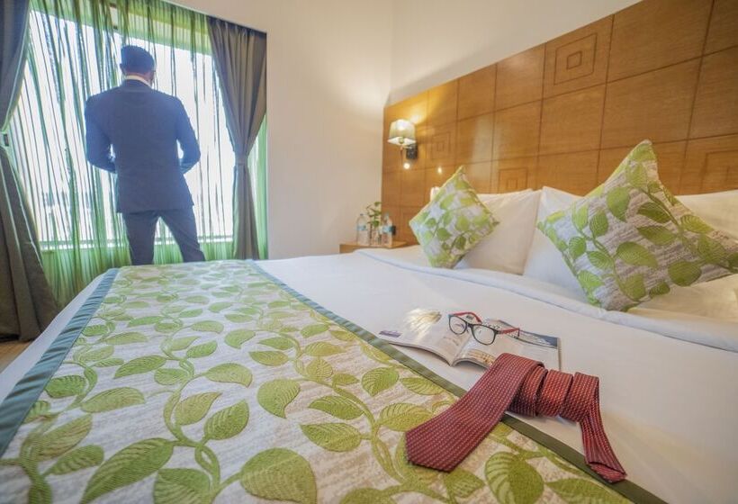 اتاق کلاب, The Orchid Hotel Pune Hinjewadi