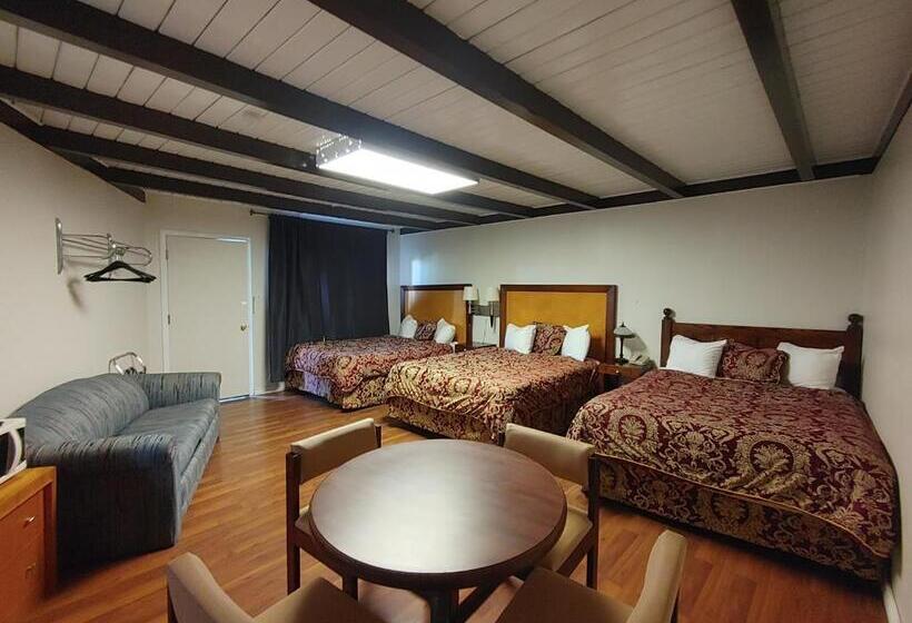 חדר משפחתי דלוקס, Kootenay Country Inn