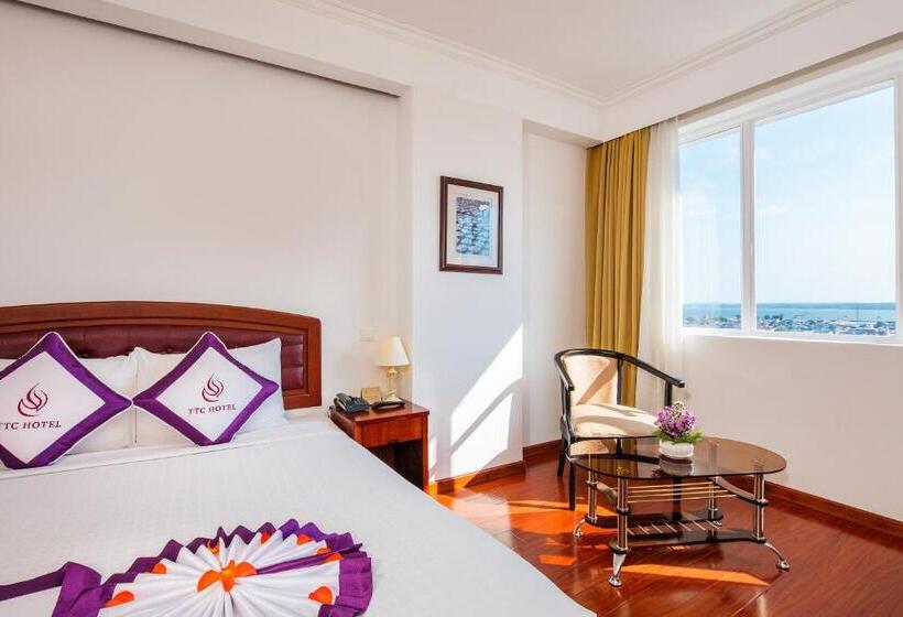 اتاق لوکس با تخت بزرگ, Ttc Hotel Phan Thiet