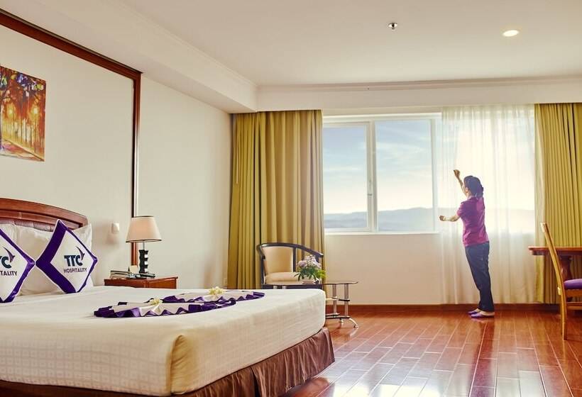 اتاق لوکس با تخت بزرگ, Ttc Hotel Phan Thiet