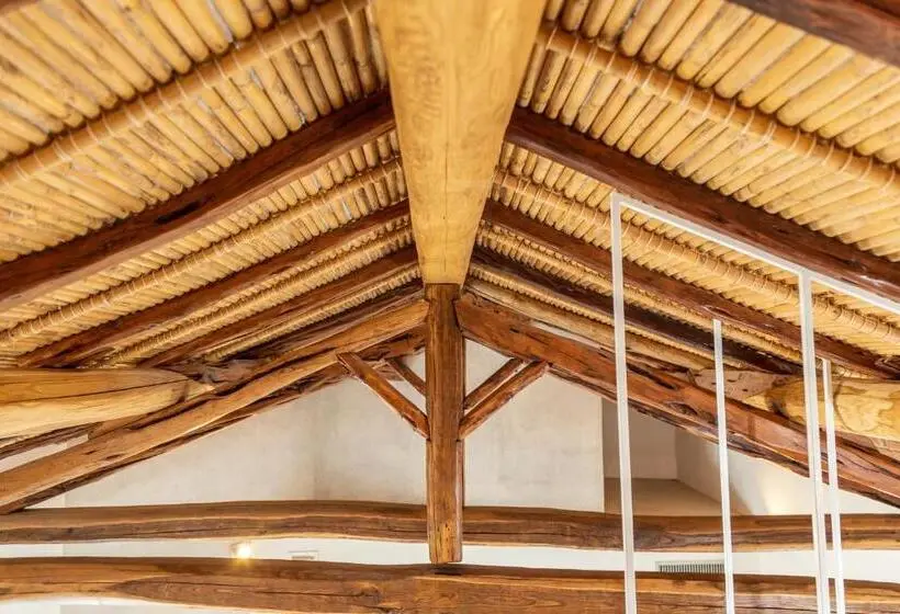 スタンダード４人部屋, Domu Qirat   Authentic Rooms & Terraces