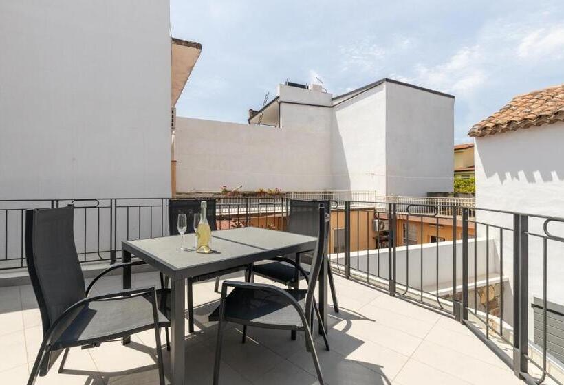 سوئیت جونیور با تراس, Domu Qirat   Authentic Rooms & Terraces