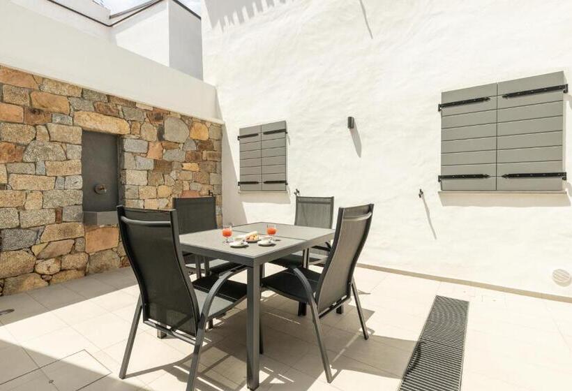 חדר סטנדרט עם טרסה, Domu Qirat   Authentic Rooms & Terraces