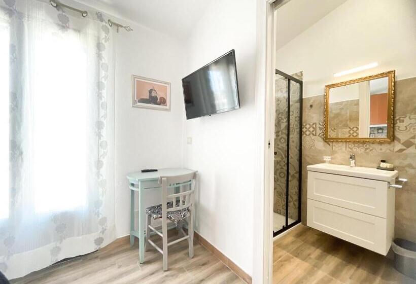 חדר סטנדרט יחיד עם מרפסת, Affittacamere Agorà