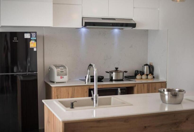 דירת שני חדרים עם מרפת, Amata Residence