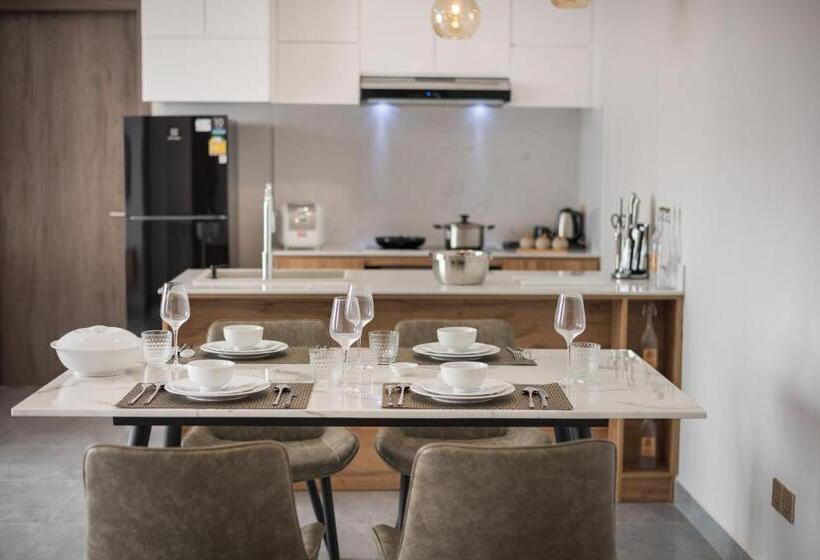 آپارتمان 2 خوابه با بالکن, Amata Residence