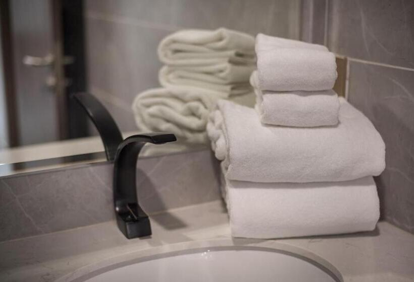 דירת שני חדרים עם מרפת, Amata Residence