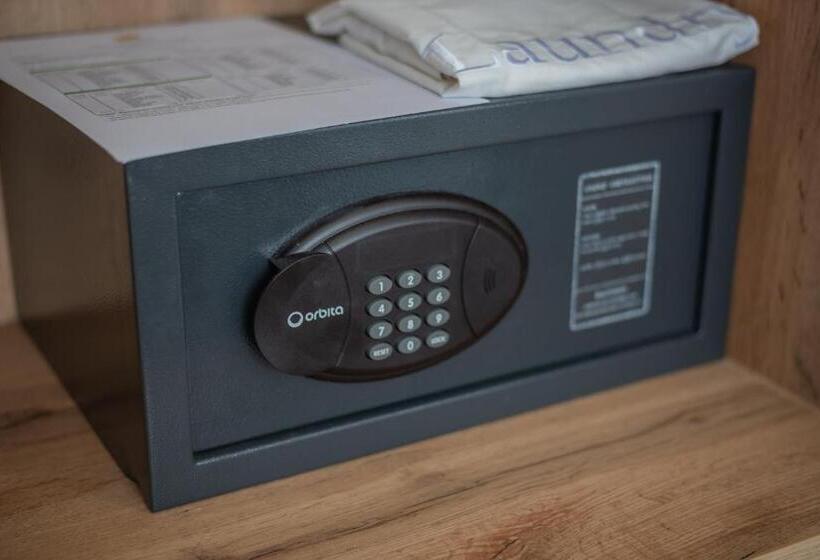 דירת שני חדרים עם מרפת, Amata Residence