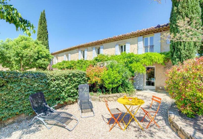 דירת חדר נוף לגינה, Les Logis Du Perussier