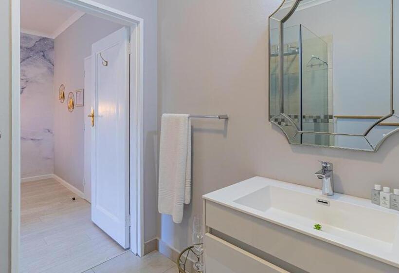 Номер Deluxe Кровать Кинг, The Salene Hotel & Cottages