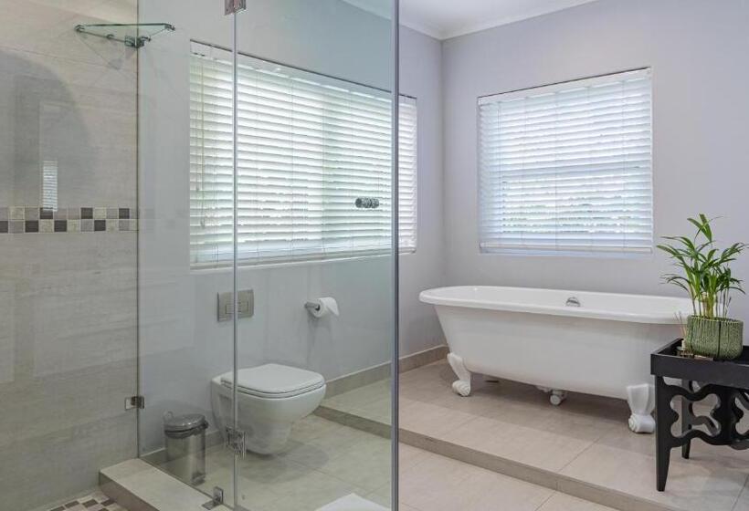 Президентский Люкс, The Salene Hotel & Cottages