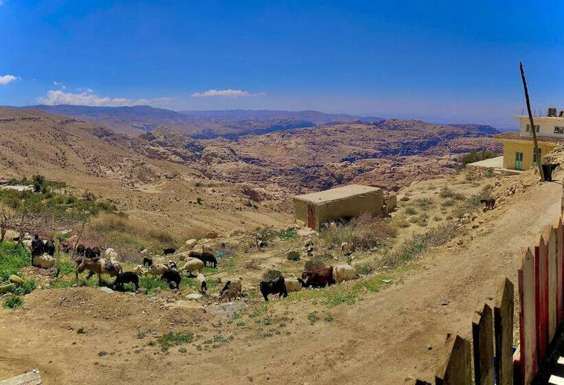 اتاق استاندارد با چشمانداز کوهستان, Petra Nefnaf Hostel