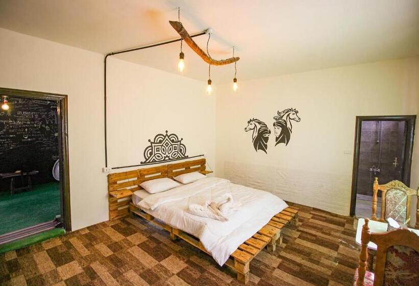 اتاق استاندارد با چشمانداز کوهستان, Petra Nefnaf Hostel