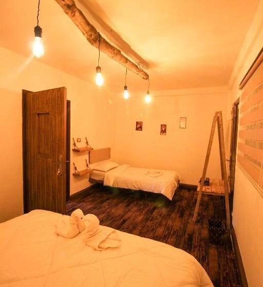 اتاق لوکس خانوادگی, Petra Nefnaf Hostel