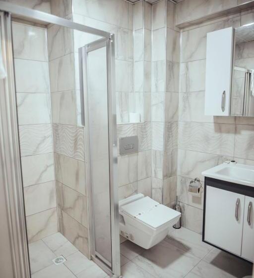 جناح عائلي, Grand Cakiroglu